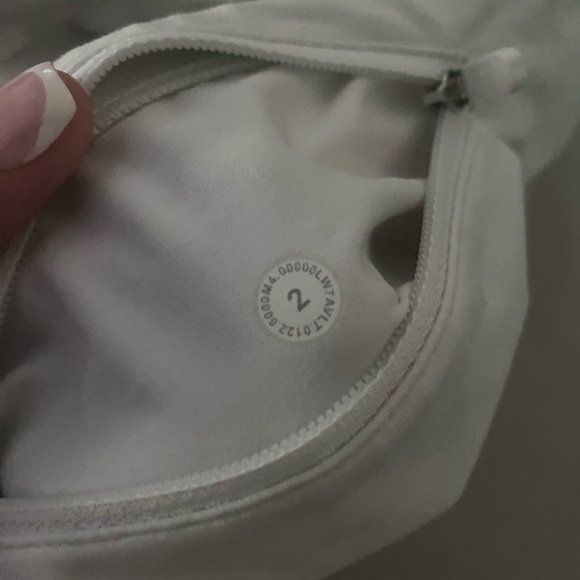 Lululemon Speed Up Shorts Size 2. 4” - Picture 5 of 5